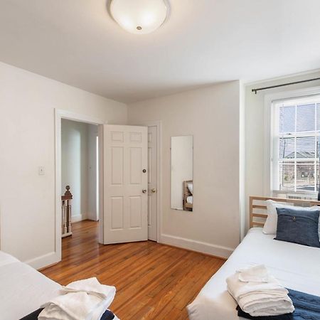 3Br Colonial House With Parking By Cozysuites Alexandria Bagian luar foto