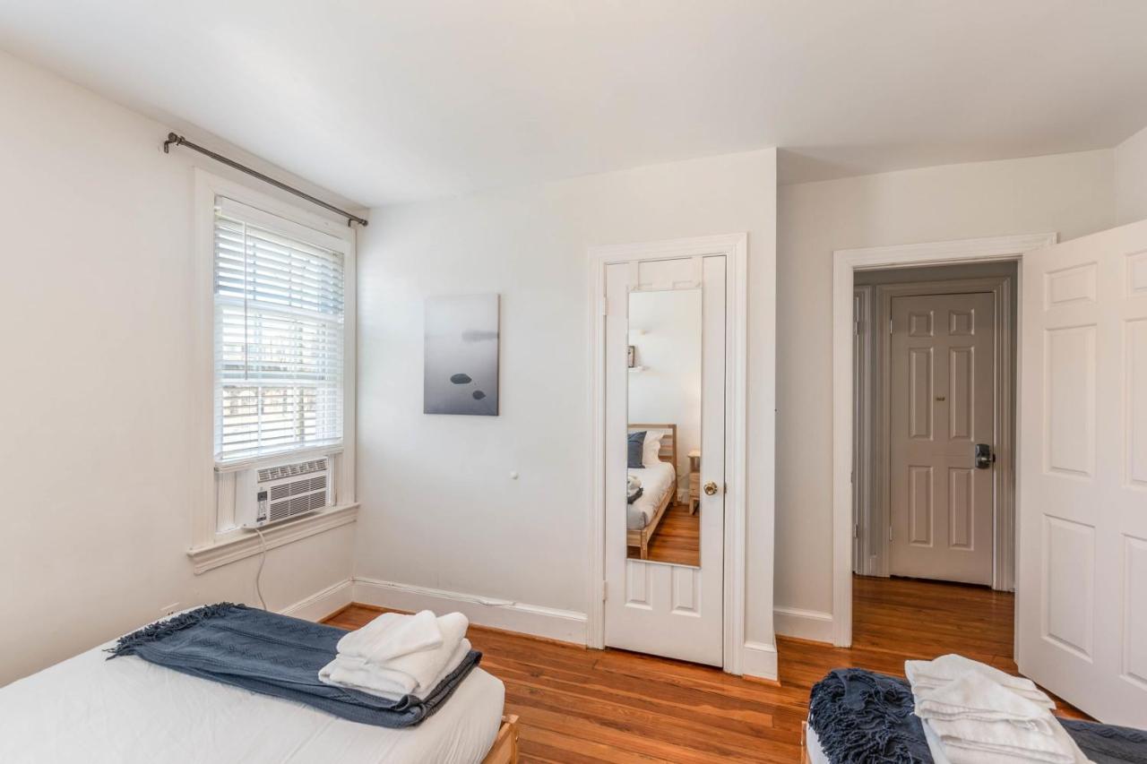 3Br Colonial House With Parking By Cozysuites Alexandria Bagian luar foto